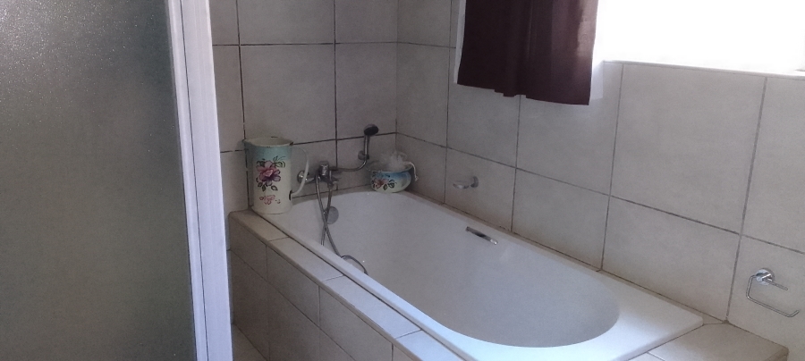 3 Bedroom Property for Sale in Geelhoutpark North West